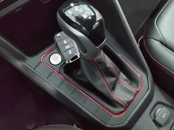 VOLKSWAGEN NIVUS 1.4 250 TSI TOTAL FLEX GTS AUTOMÁTICO